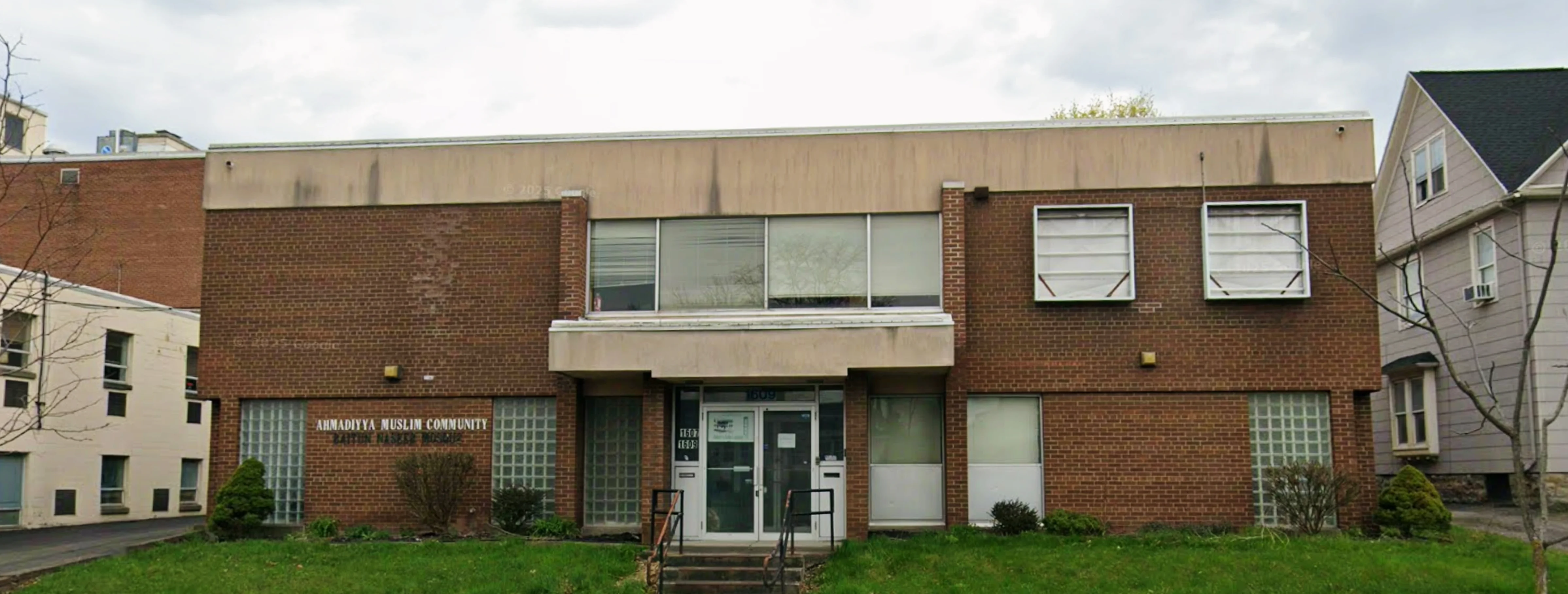 Exterior view of Baitun Naseer Mosque Rochester building